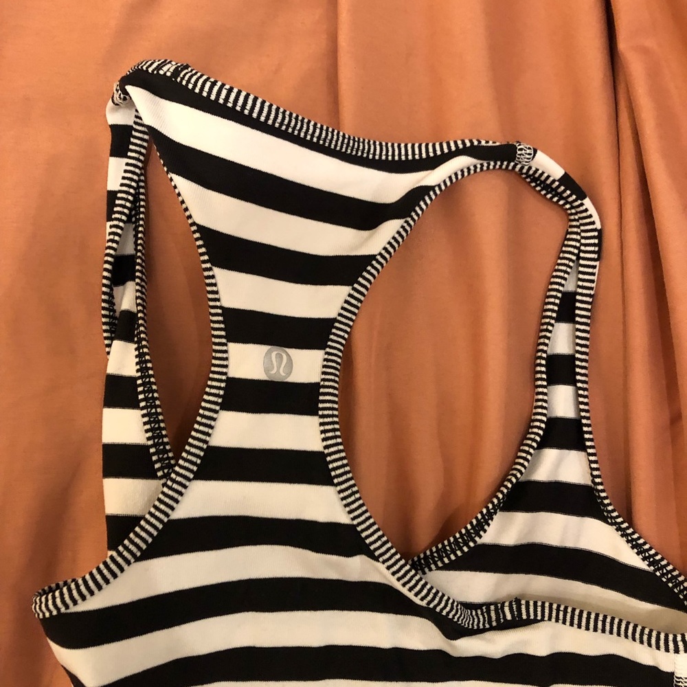 Lululemon black and white tank top size 2/4